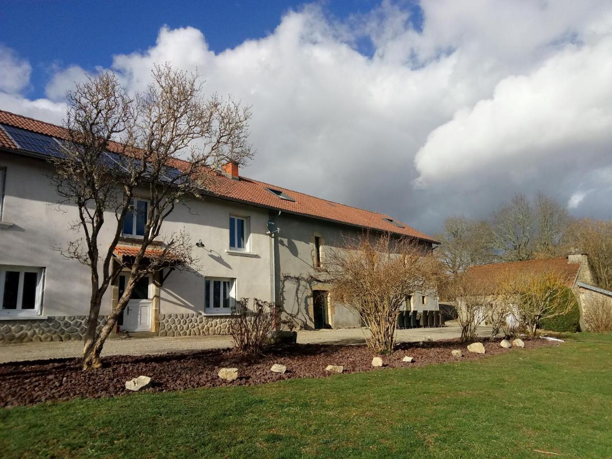 Chambres D'Hotes Quatre Mains Saint-Priest-des-Champs Exterior foto