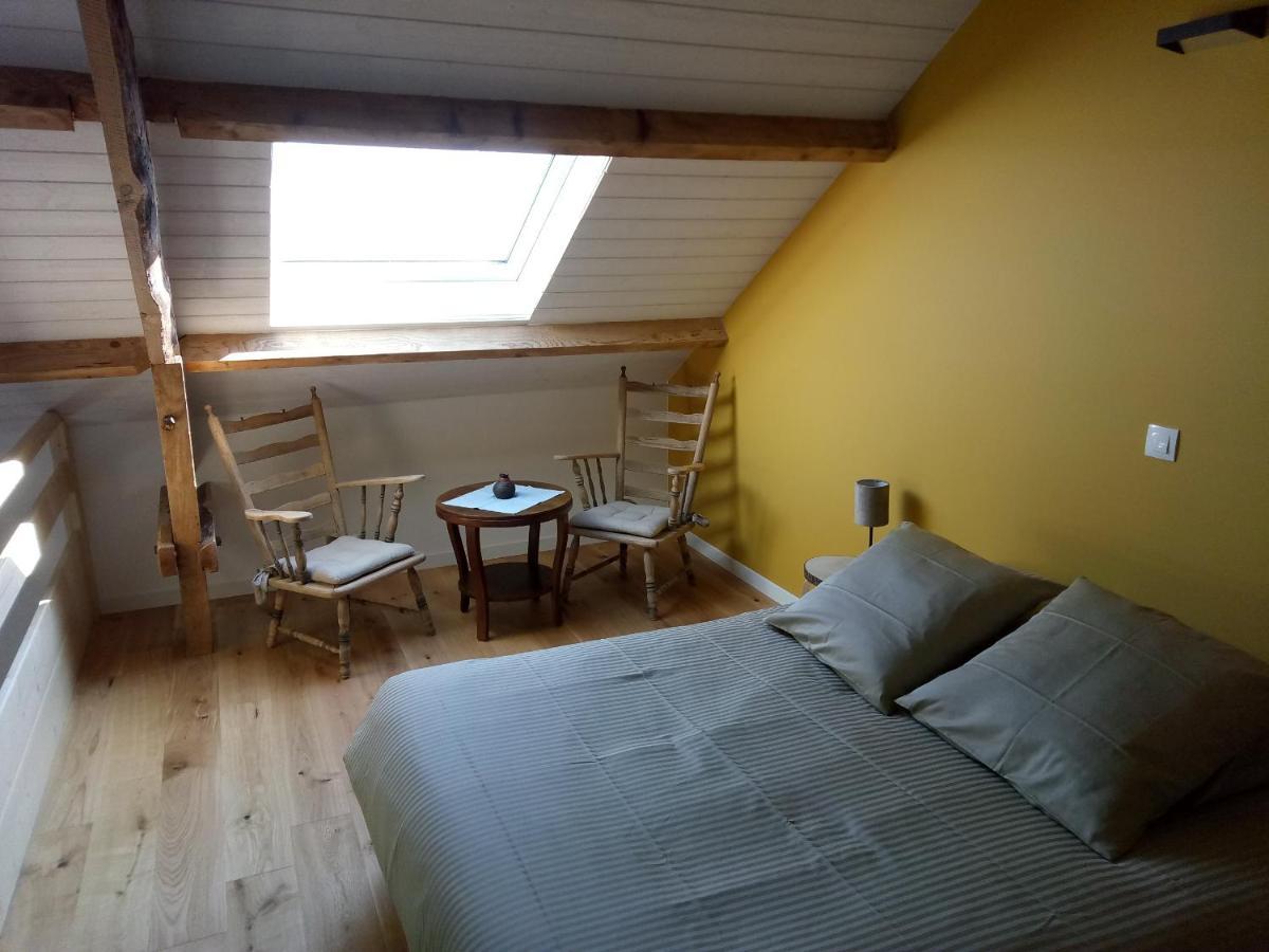 Chambres D'Hotes Quatre Mains Saint-Priest-des-Champs Exterior foto
