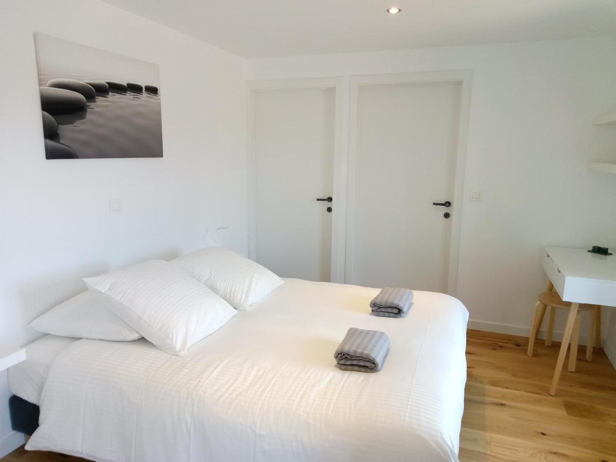 Chambres D'Hotes Quatre Mains Saint-Priest-des-Champs Exterior foto