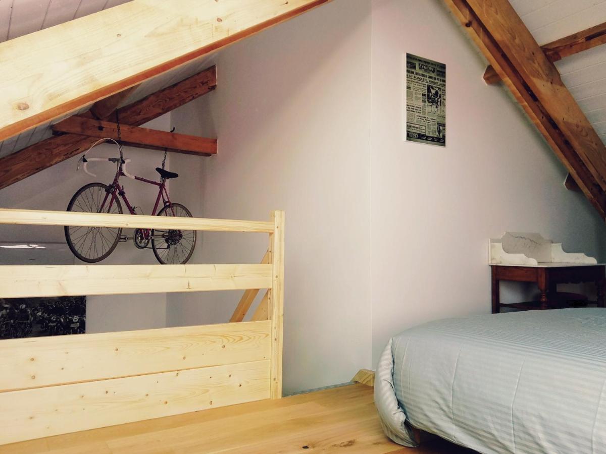 Chambres D'Hotes Quatre Mains Saint-Priest-des-Champs Exterior foto
