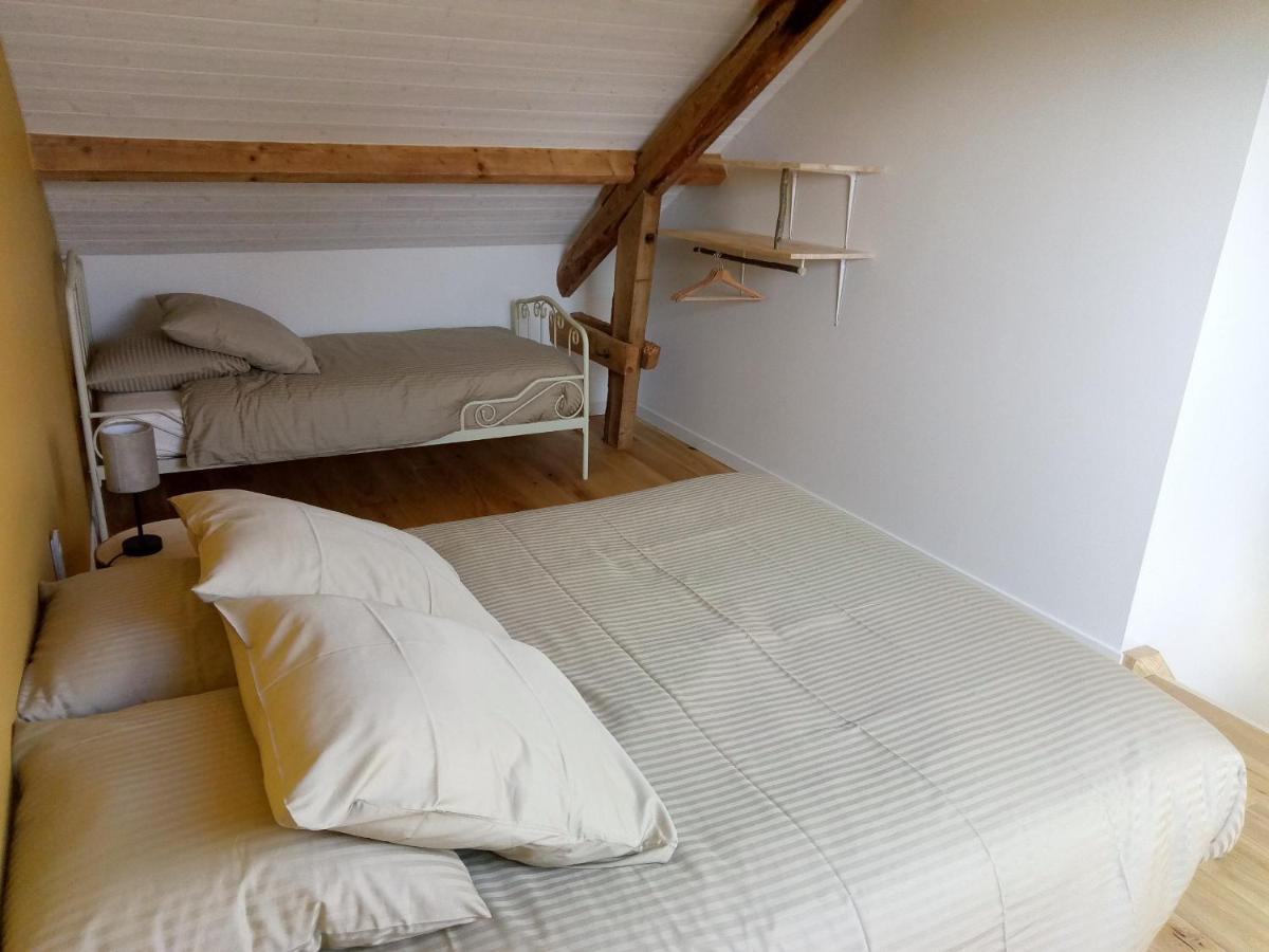 Chambres D'Hotes Quatre Mains Saint-Priest-des-Champs Exterior foto